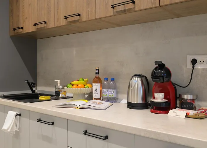 Tropics 1br Cozy Modern Entire Nuscocity Fast Wifi And Balcony Апартаменти *