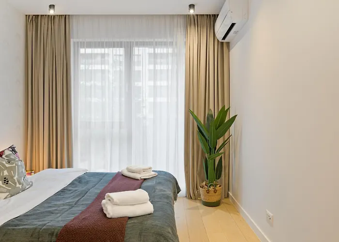 Апартаменти Tropics 1br Cozy Modern Entire Nuscocity Fast Wifi And Balcony