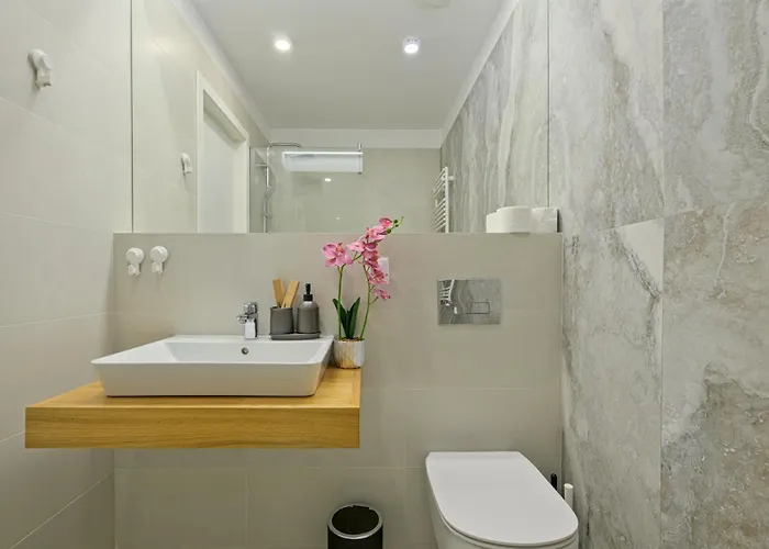 Апартаменти Tropics 1br Cozy Modern Entire Nuscocity Fast Wifi And Balcony Бухарест