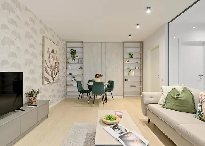 Tropics 1br Cozy Modern Entire Nuscocity Fast Wifi And Balcony