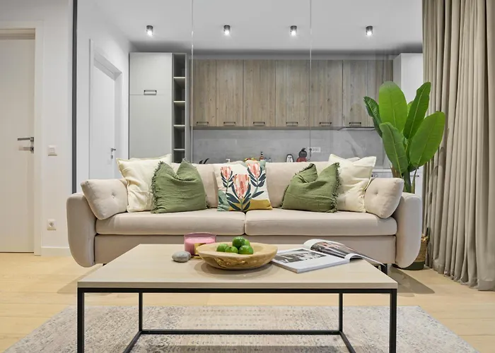 Tropics 1br Cozy Modern Entire Nuscocity Fast Wifi And Balcony *