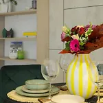 Апартаменти Tropics 1br Cozy Modern Entire Nuscocity Fast Wifi And Balcony Бухарест