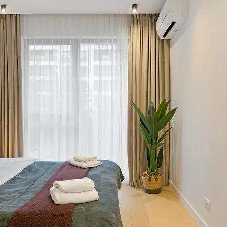 Daire Tropics 1br Cozy Modern Entire Nuscocity Fast Wifi And Balcony