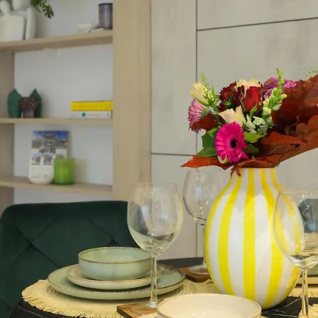 Apartment Tropics 1br Cozy Modern Entire Nuscocity Fast Wifi And Balcony Bucharest