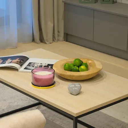 Tropics 1br Cozy Modern Entire Nuscocity Fast Wifi And Balcony