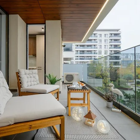 Апартаменти Tropics 1br Cozy Modern Entire Nuscocity Fast Wifi And Balcony *