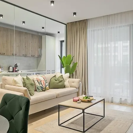 Tropics 1br Cozy Modern Entire Nuscocity Fast Wifi And Balcony Apartamento Bucareste