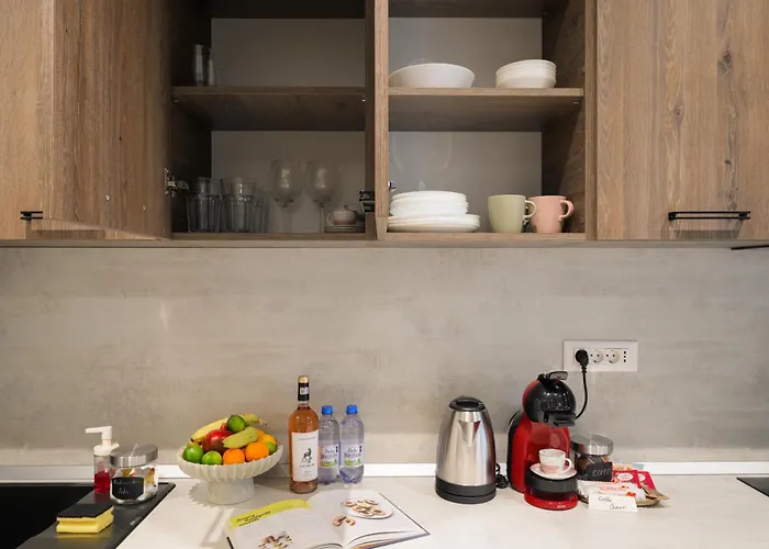 Tropics 1br Cozy Modern Entire Nuscocity Fast Wifi And Balcony *