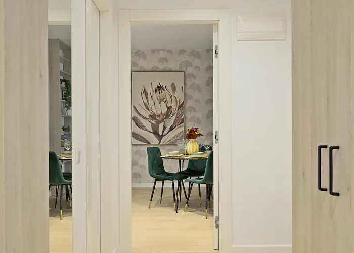 Tropics 1br Cozy Modern Entire Nuscocity Fast Wifi And Balcony Apartament