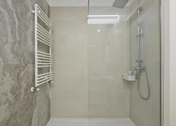 Lägenhet Tropics 1br Cozy Modern Entire Nuscocity Fast Wifi And Balcony