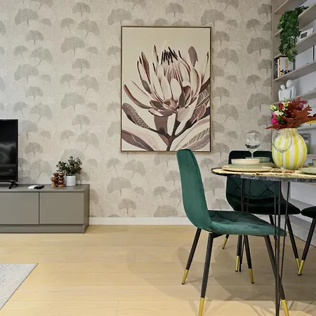 Tropics 1br Cozy Modern Entire Nuscocity Fast Wifi And Balcony * Bukareszt